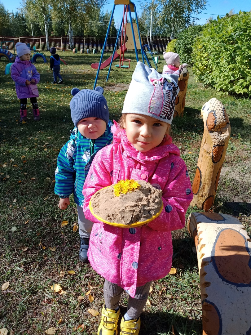 Игры с песком в детском саду.