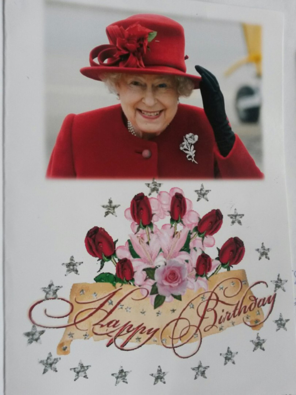 Поздравление с днем рождения на английском женщине. День рождение королевы Елизаветы 2 поздравления. С днём рождениякородева. Поздравление на английском. С днём рождения Королева поздравление.